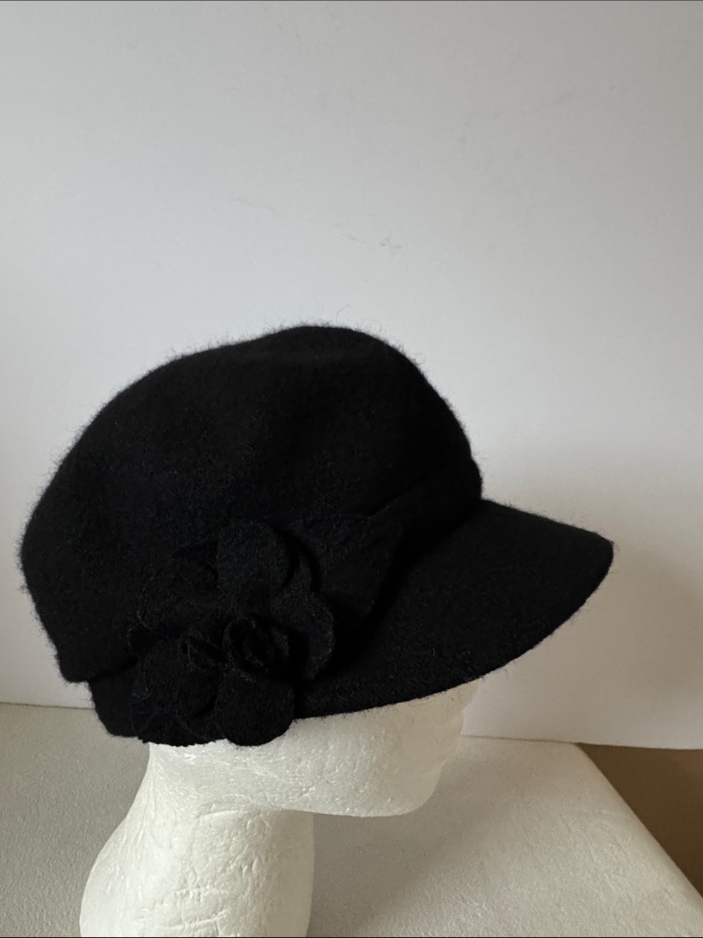 August part wool newsboy cap